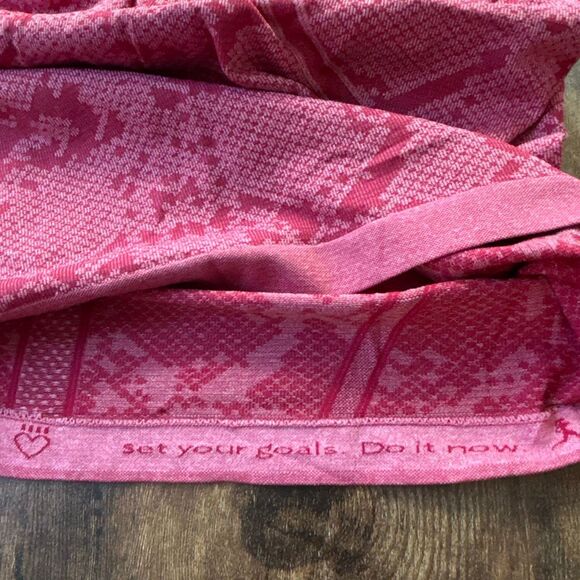 NWT lululemon Swiftly Tech L/S crew snake Pink/Cranberry thumbholes Sz 10 - Picture 11 of 13